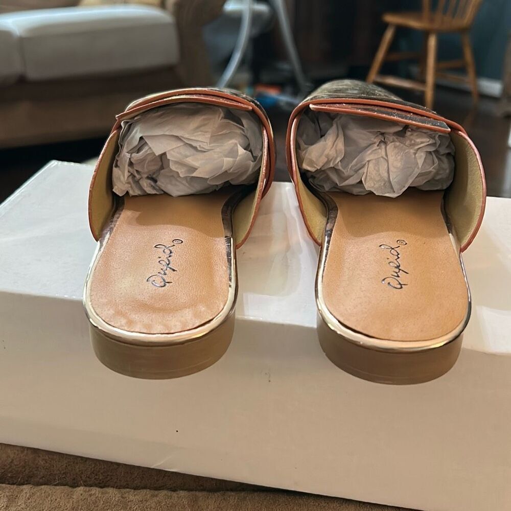 Nib Qupid “Moby-04” Size 8 Metallic Flat Mules Ro… - image 4